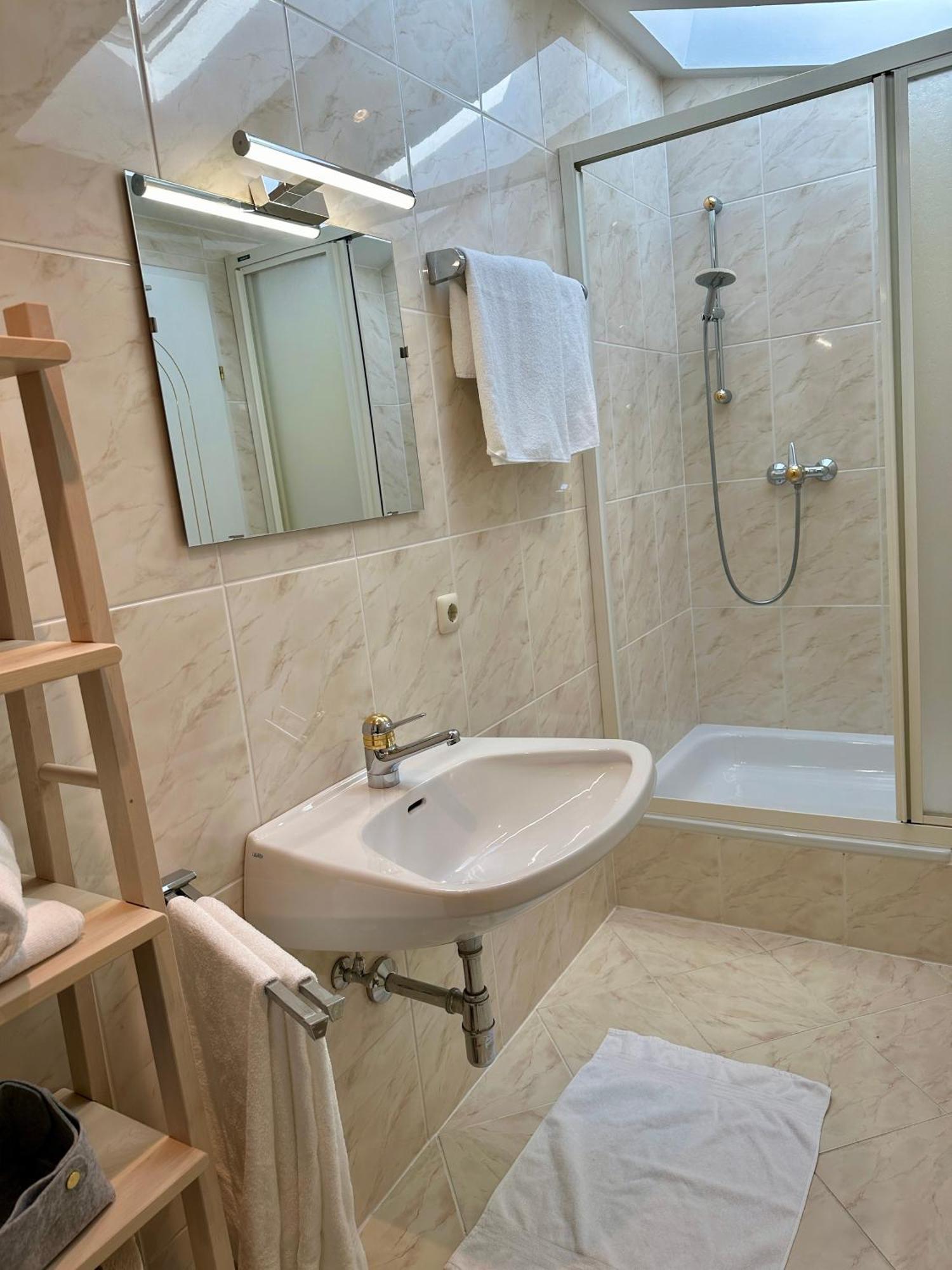 17Er Apartment Mit Sauna Und Privater Garage มอนด์ซี ภายนอก รูปภาพ